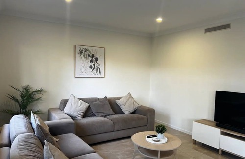 Gold Coast House | Townhouse in Hope Island