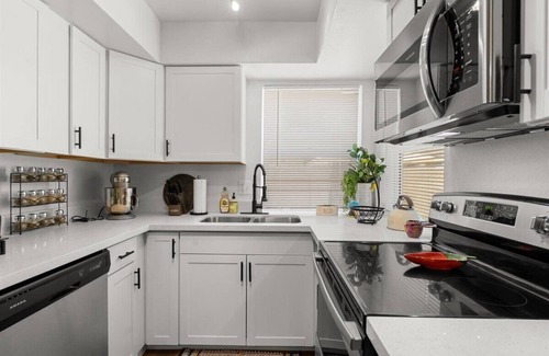 Paradise Valley Village House | Townhouse in the heart of Phoenix
