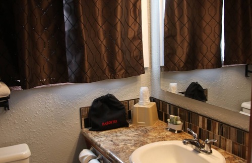 Lusk Hotel | Townhouse Motel