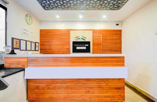 Dewas Hotel | Townhouse Oak Dewas Junction