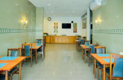 Palembang Hotel | Townhouse Oak Palembang Near Jembatan Ampera Formerly Azzura Hotel