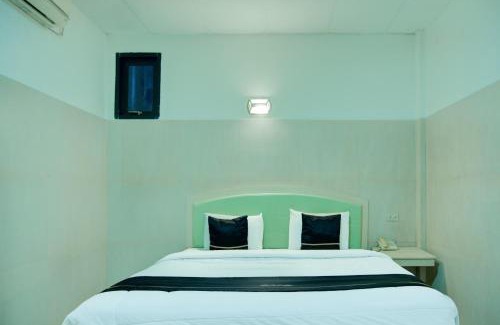 Palembang Hotel | Townhouse Oak Palembang Near Jembatan Ampera Formerly Azzura Hotel