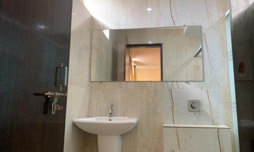 Bhavanipuram Hotel | Townhouse Punnami Riverview Formerly Vihaan Square