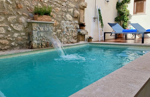 Maria de la Salut Ski Chalet | Townhouse Set Corbates in Maria de la Salut