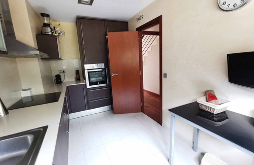 Cubelles House | Townhouse with communal pool ideal for families