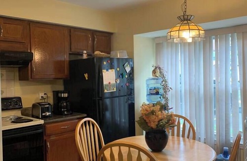 Newington House | Townhouse with free parking
