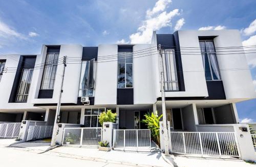 Ratsada Villa | TownHouse6 2BR MonkeyHill