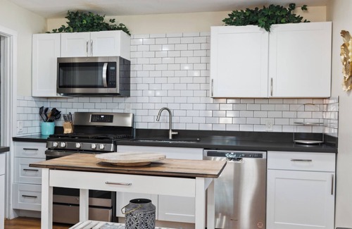 North Mountain House | Townley on 6th!