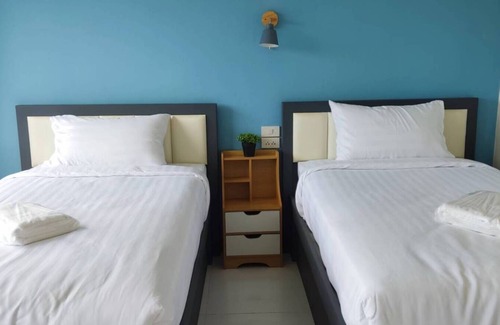 Ban Bang Saen Hotel | TPR51 Room Service