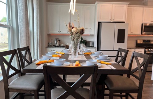 Durham House | TPV - Villa Leopolda - Executive Home w/Pools&Gym