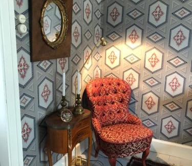 Arbra House | Träslottets B&B