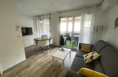 Cannes City Centre Apartment | Très bel appartement terrasse centre ville - CANNES CENTER