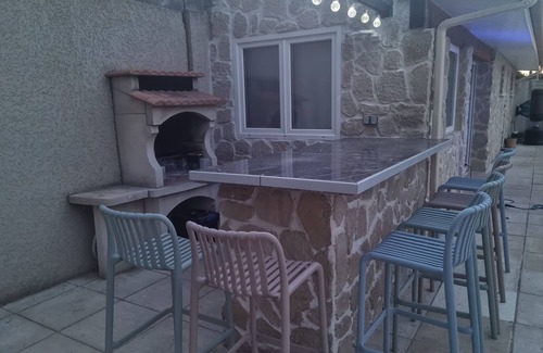 Saint-Just House | Très Belle Villa Privée Avec Piscine sur Terrain Arboré de 1500m2