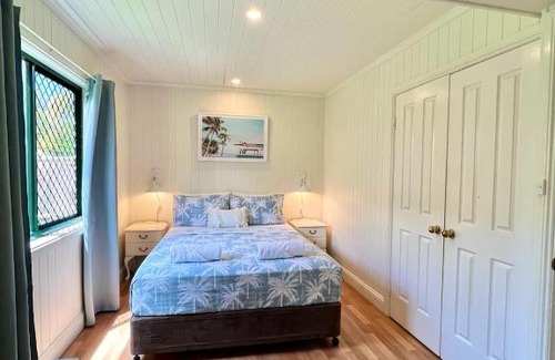 Bundaberg North House | Tradies Paradise 5 Bed, 3 Bath with WiFi & AC