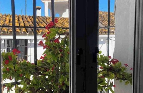 Jimena de la Frontera House | Traditional 18th century house with courtyard & pool in historic pueblo blanco