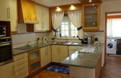 Caldas da Rainha Villa | Traditional 3 bedroom villa for 6 people with private swimming pool