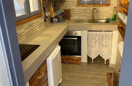 Panormos House | Traditional Greek Home only 5 min walking from Platy Gyalos beach!