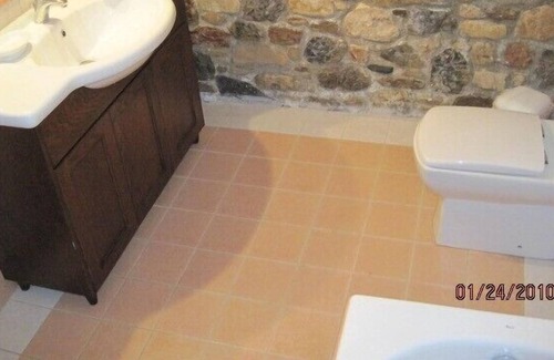 Kos Cottage | Traditional Greek Stone Cottage set in quiet countryside.