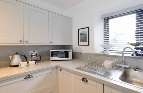 Goldsithney Cottage | Traditional holiday cottage in Goldsithney, No Deposit