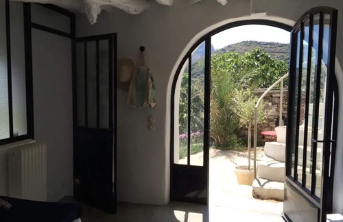 Smardakito House | Traditional house in Tinos. spectacular view of the valley. 15 minutes from the port.