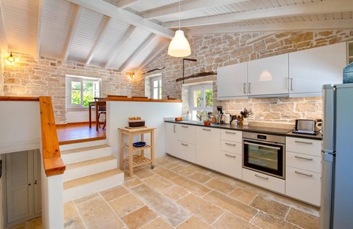 Longos House | Traditional House with swimming pool & sea view 4 BDR in Paxos