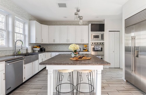 Northwest Harbor House | Traditional Immaculate Updated Home- Heated Pool, Gym, Yard- Close to EH and Sag