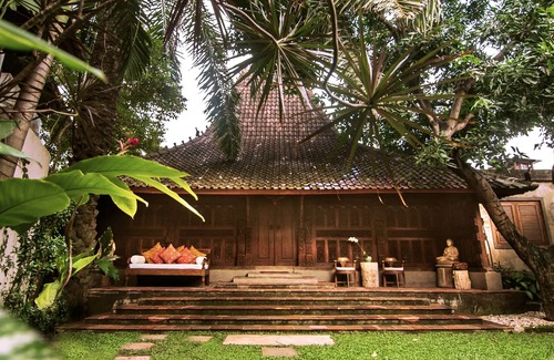 Padangsambian Villa | Traditional Luxury Joglo in Kerobokan: Experience REAL Bali