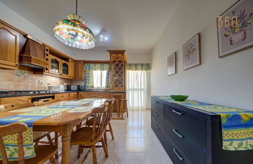 Dingli Apartment | Traditional Maltese Escape with Rooftop Terrace!