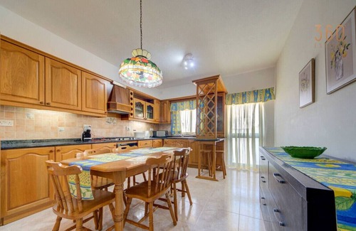 Dingli Apartment | Traditional Maltese Escape with Rooftop Terrace!