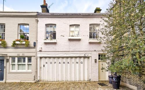 Westminster House | Traditional Mews Home in Westminster