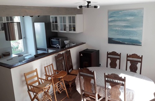 Ambon House | Traditional Penty 200m from Betahon beach - Equipped for telecommuting