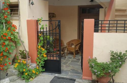 Latsida House | Traditional Residence with terrace