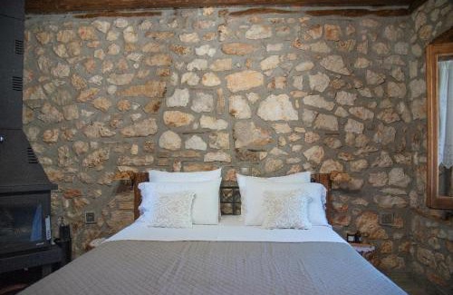 Corinth Apartment | Traditional Stone Guesthouse