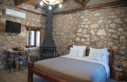 Corinth Apartment | Traditional Stone Guesthouse