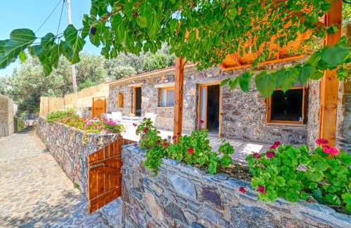 Keramoti House | Traditional Stone House with Mountain & Sea Views "KeramotisDream"