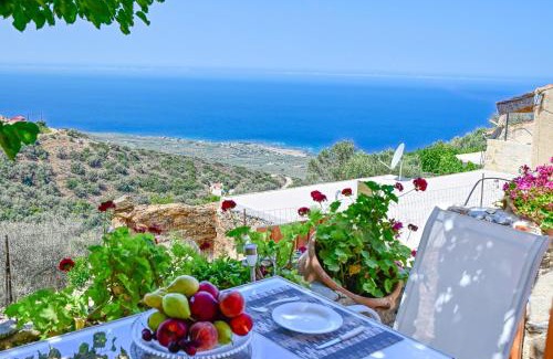 Keramoti House | Traditional Stone House with Mountain & Sea Views "KeramotisDream"