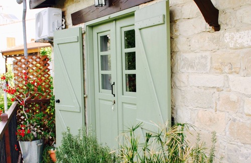 Pentakomo Apartment | Traditional Stone Village Apartment With Private Courtyard