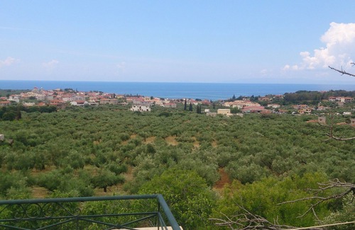 Lefktro Villa | Traditional Stone Villa With Great View At The Sea