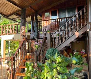 Rayong House | Traditional Thai house บ้านเรือนไทย ใกล้หาดระยอง
