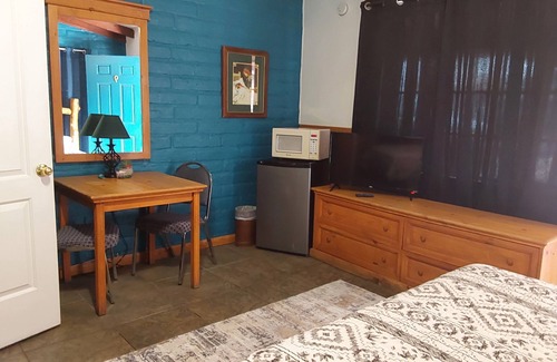 Tombstone Hotel | Trail Rider's Inn
