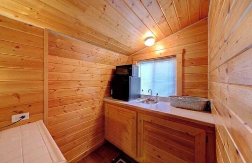 Saddlestring Cabin | Trail's End Cabin, Rustic Trail's End Cabin