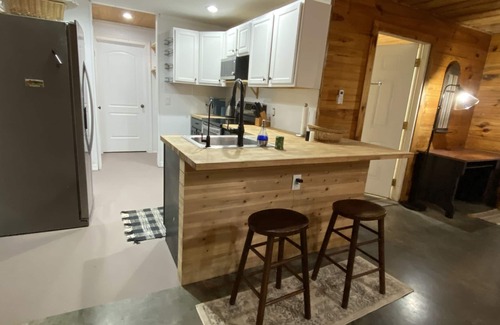 Mammoth Cave Cabin | Trailboss Cabin near Mammoth Cave at Noble Pine Campground