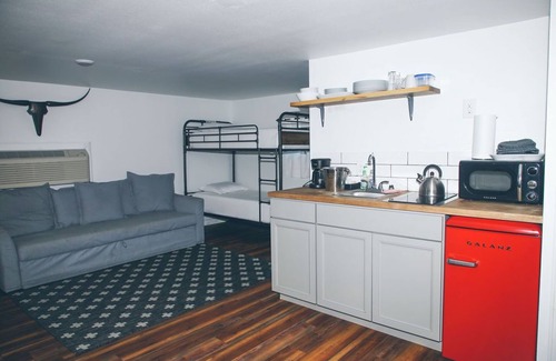 Meeker Hotel | Trailhead Cabins & Lodging