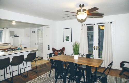 Meeker Hotel | Trailhead Cabins & Lodging