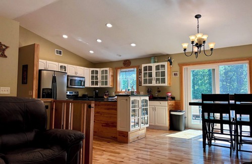 Deerwood House | Trailhead retreat is located near trails, lakes and near Heartland Hockey Camp.
