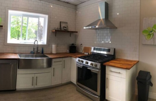 Belleville House | Trails End by the Bay of Quinte & Tracks