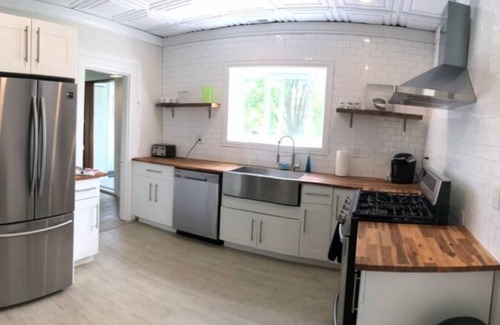 Belleville House | Trails End by the Bay of Quinte & Tracks