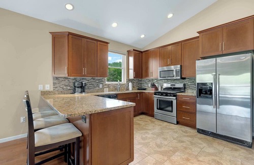 Sunrise Beach House | Trails End Hideaway – Waterfront