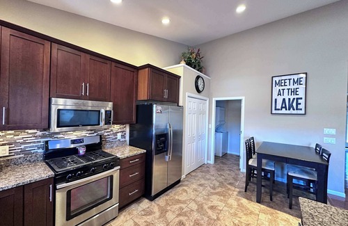 Sunrise Beach House | Trails End Hideaway – Waterfront
