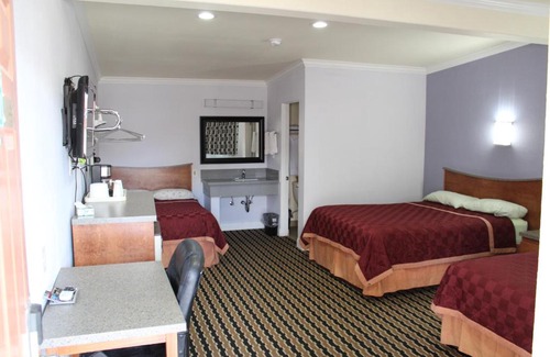 Lone Pine Hotel | Trails Motel